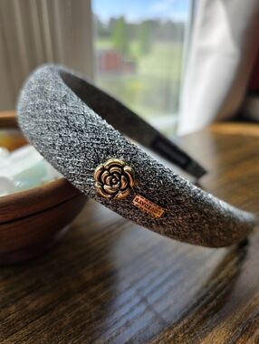 Lovedays Black & Grey Padded Headband with Gold Floral Accent